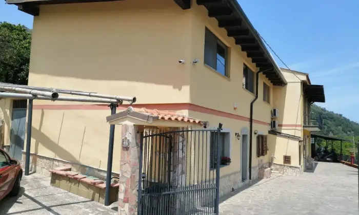 Rexer-Naso-Casale-Contrada-Ponte-di-Naso-Naso-Garage