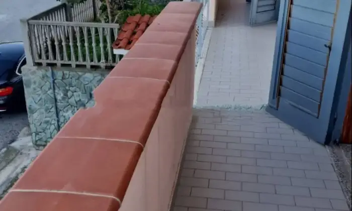 Rexer-Pizzo-Vendesi-appartamento-in-via-Riviera-Prangi-Centro-Pizzo-Terrazzo