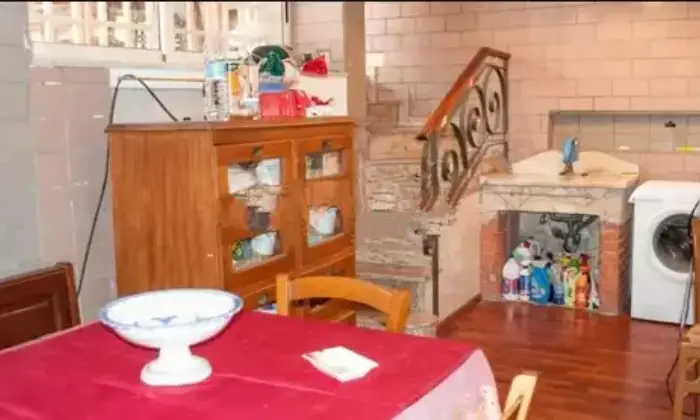 Rexer-Catania-Casa-ristrutturata-semi-indipendente-Cucina
