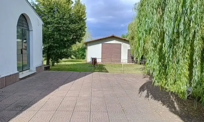 Rexer-Ronciglione-Casale-Strada-Provinciale-Massarella-Ronciglione-Giardino