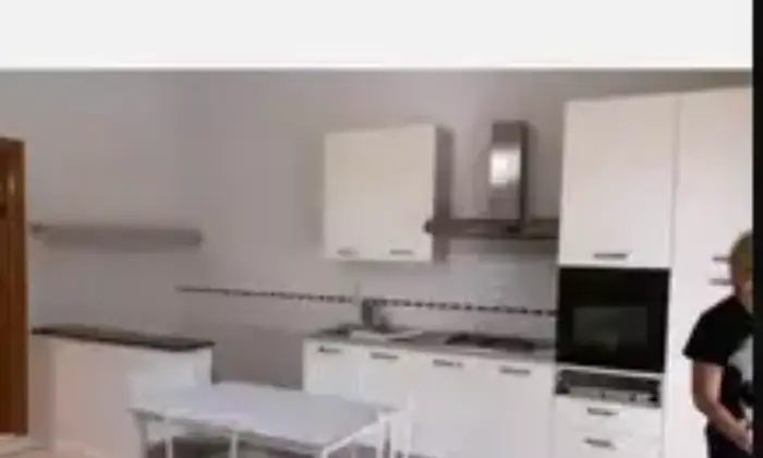Rexer-Napoli-Bilocale-in-affitto-a-Napoli-completamente-arredato-Cucina