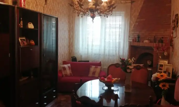 Rexer-Irsina-Vendesi-villa-in-Via-LongoIrsina-MT-ALTRO