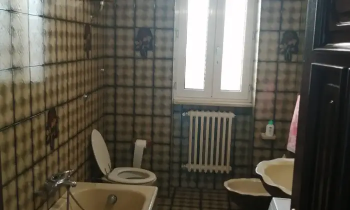 Rexer-Irsina-Vendesi-villa-in-Via-LongoIrsina-MT-BAGNO