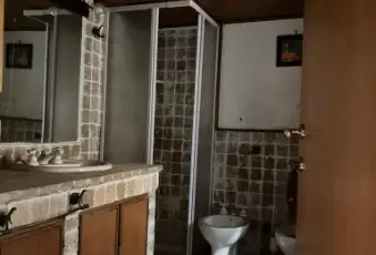 Rexer-Caprarola-Vendesi-casa-indipendente-a-CAPRAROLA-VT-Bagno