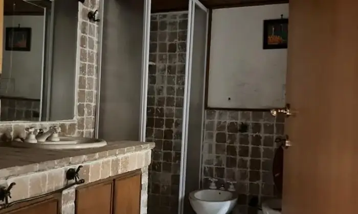 Rexer-Caprarola-Vendesi-casa-indipendente-a-CAPRAROLA-VT-Bagno