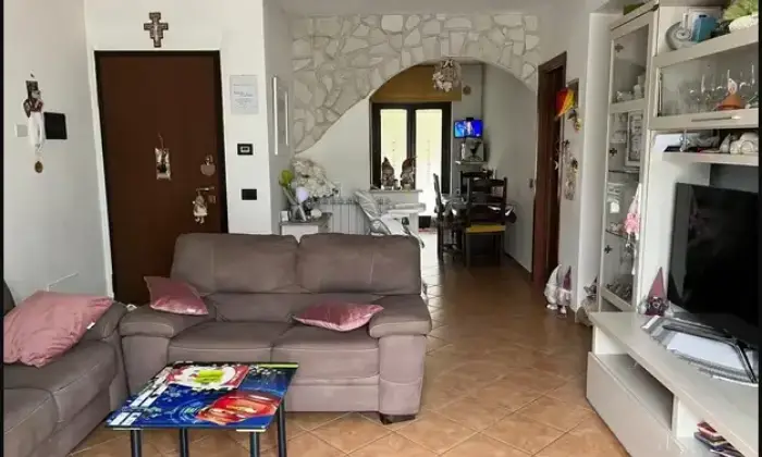 Rexer-Castel-del-Giudice-Appartamento-in-vendita-in-via-Roma-a-Castel-del-Giudice-Salone