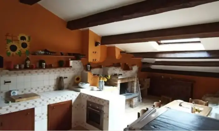 Rexer-Cagli-Vendesi-appartamento-in-via-Gaetano-Lapis-Cagli-Cucina