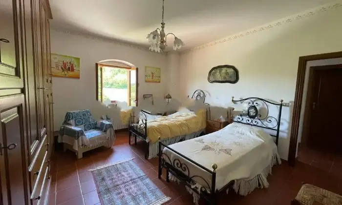Rexer-MontecatiniTerme-Casa-colonica-via-del-Pino-MontecatiniTerme-CameraDaLetto