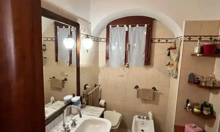 Rexer-Irsina-Vendesi-casa-indipendente-in-corso-Giacomo-Matteotti-Centro-Irsina-Bagno