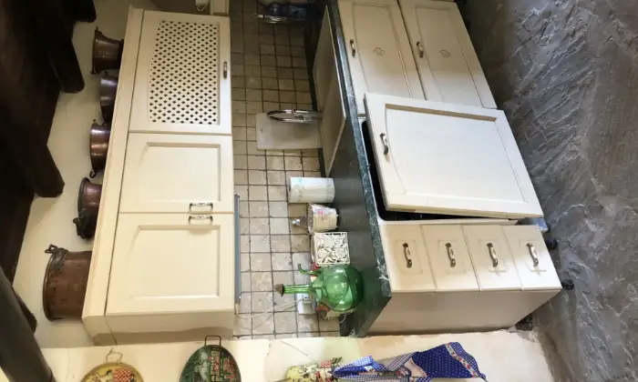 Rexer-Bettola-Affitto-Suggestivo-casale-sulle-colline-piacentineimmerso-nel-verde-Cucina