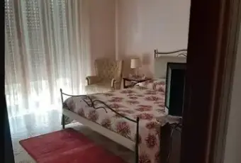 Rexer-Montesarchio-Appartamento-in-parco-privato-al-centro-CameraDaLetto