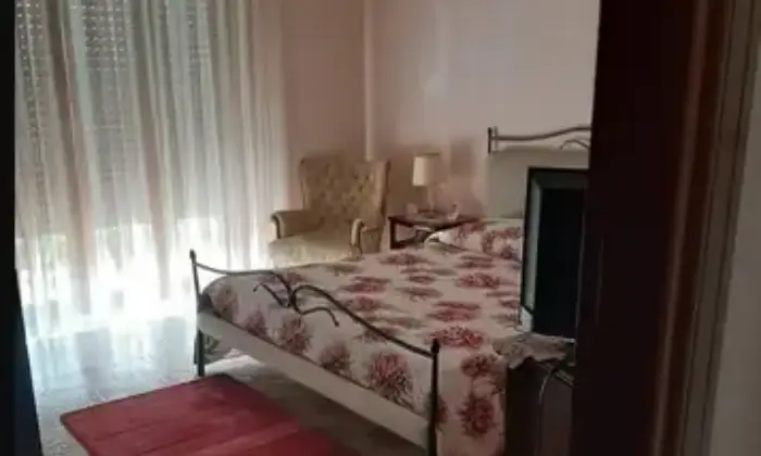 Rexer-Montesarchio-Appartamento-in-parco-privato-al-centro-CameraDaLetto