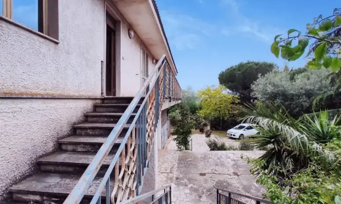Rexer-Monopoli-Vendesi-villa-plurifamiliare-Contrada-Tavarello-Monopoli-Scale