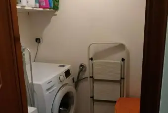 Rexer-Fabro-Vendesi-ampio-appartamento-semiammobiliato-ristrutturato-Lavanderia