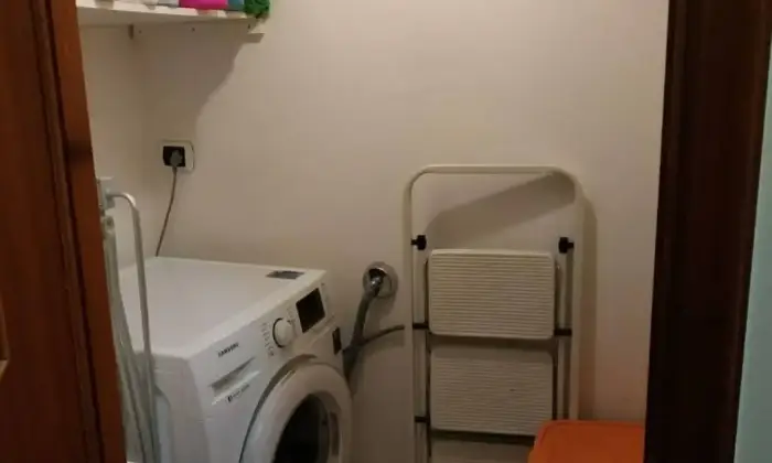 Rexer-Fabro-Vendesi-ampio-appartamento-semiammobiliato-ristrutturato-Lavanderia