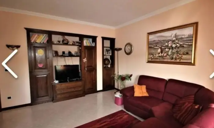 Rexer-Fabro-Vendesi-ampio-appartamento-semiammobiliato-ristrutturato-Salone