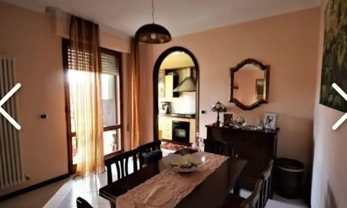 Rexer-Fabro-Vendesi-ampio-appartamento-semiammobiliato-ristrutturato-Sala-Pranzo