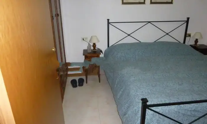 Rexer-Ovindoli-Vendesi-appartamento-in-via-Osvaldo-Moretti-Centro-Ovindoli-CameraDaLetto