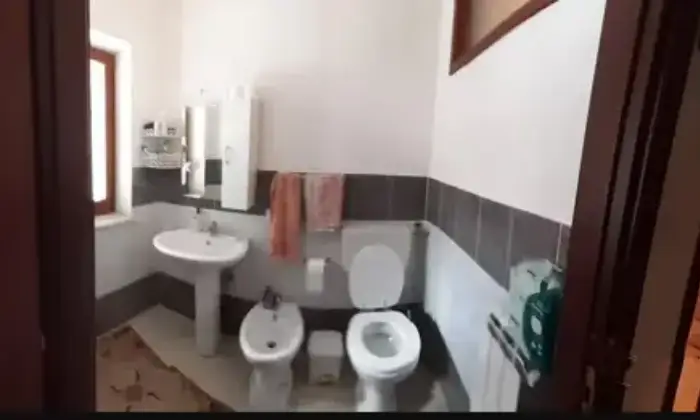 Rexer-Vicari-Casa-indipendente-su-piu-livelli-in-vendita-a-VICARI-PA-Bagno