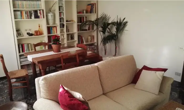 Rexer-Reggello-Vendesi-appartamento-in-via-della-Resistenza-a-Reggello-Salone