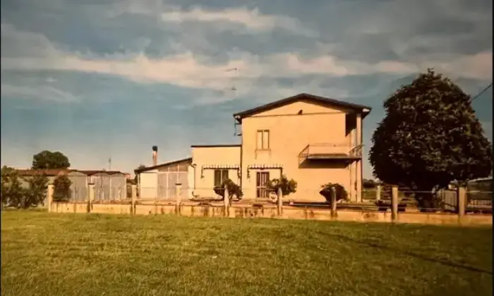 Rexer-Lendinara-Casa-abitabile-da-subito-in-vendita-a-Lendinara-Giardino