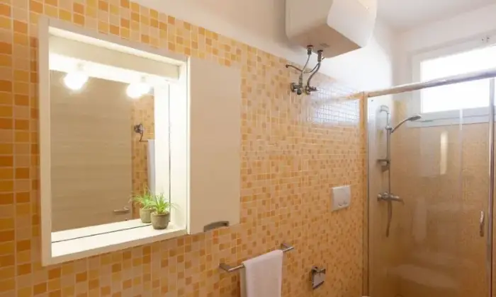 Rexer-Nard-Trilocale-in-vendita-in-via-Antonello-da-Messina-a-Nard-Bagno