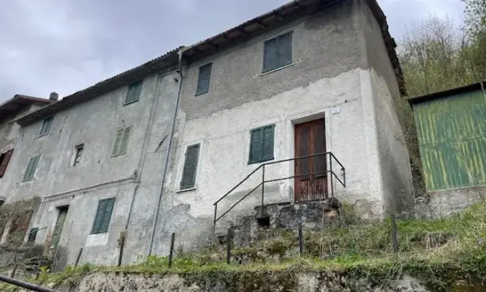 Rexer-Ventasso-Rustico-Casale-in-Via-del-Castagnolone-Ventasso-Garage