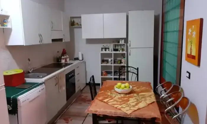Rexer-Cento-Luminoso-Bilocale-in-vendita-a-Cento-frazione-di-Buonacompra-Cucina