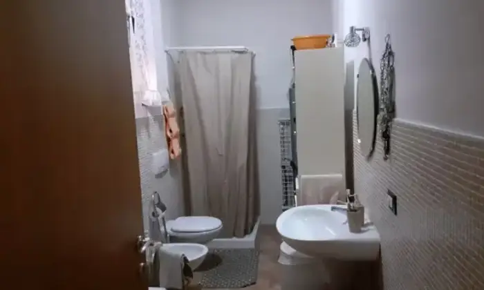 Rexer-Cento-Luminoso-Bilocale-in-vendita-a-Cento-frazione-di-Buonacompra-Bagno
