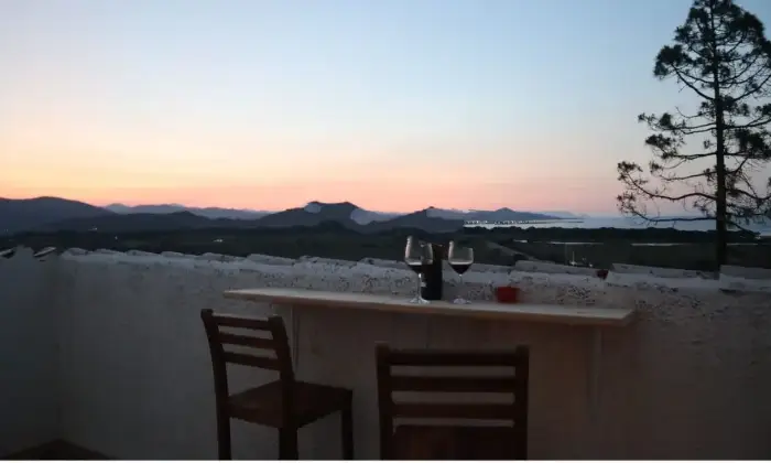 Rexer-Siniscola-Vendesi-villa-in-Ss-a-Siniscola-Terrazzo