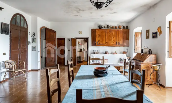 Rexer-Pietralunga-ANTICA-DIMORA-IN-EX-TORRE-DI-GUARDIA-DEL-CON-GIARDINO-STACCATO-SALONE