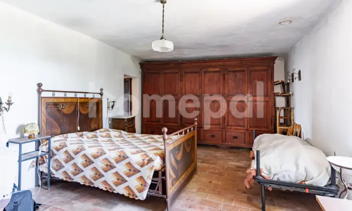 Rexer-Pietralunga-ANTICA-DIMORA-IN-EX-TORRE-DI-GUARDIA-DEL-CON-GIARDINO-STACCATO-CAMERA-DA-LETTO