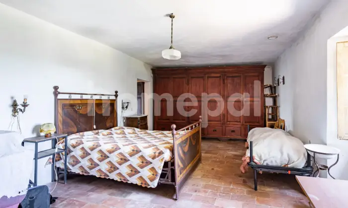 Rexer-Pietralunga-ANTICA-DIMORA-IN-EX-TORRE-DI-GUARDIA-DEL-CON-GIARDINO-STACCATO-CAMERA-DA-LETTO
