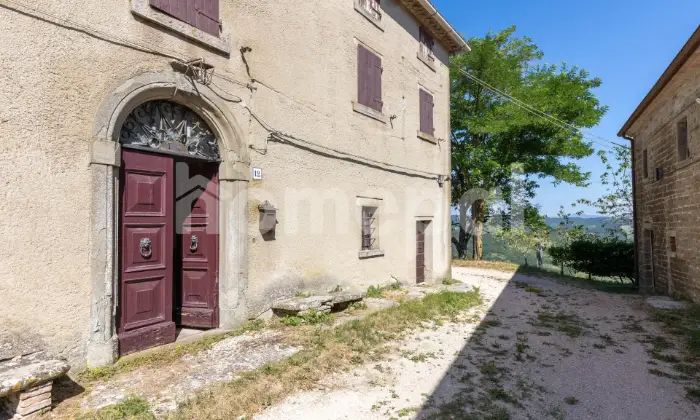 Rexer-Pietralunga-ANTICA-DIMORA-IN-EX-TORRE-DI-GUARDIA-DEL-CON-GIARDINO-STACCATO-ESTERNO
