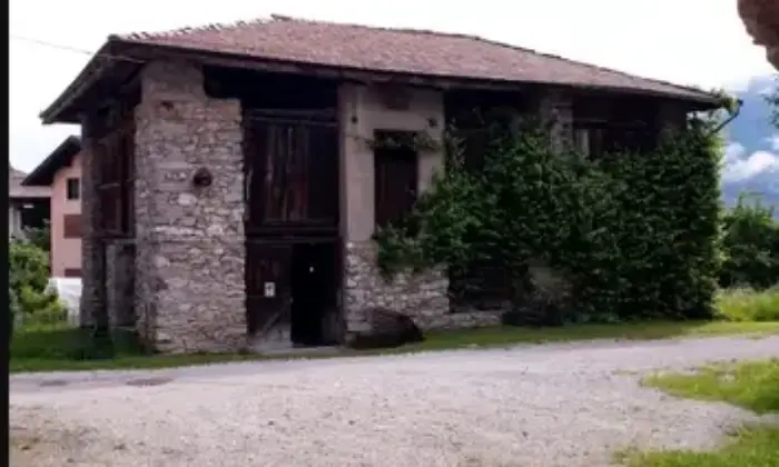 Rexer-Fiav-Rustico-con-terreno-in-vendita-a-FIAVE-TN-Giardino