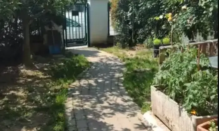 Rexer-Cassolnovo-Vendesi-villetta-in-Via-JF-Kennedy-a-CASSOLNOVO-PV-Giardino