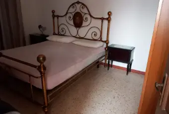 Rexer-Orosei-Vendesi-casa-indipendente-in-via-Giosu-CarducciOrosei-CameraDaLetto