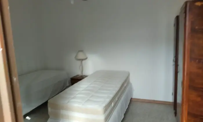 Rexer-Orosei-Vendesi-casa-indipendente-in-via-Giosu-CarducciOrosei-CameraDaLetto