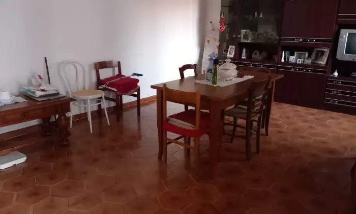 Rexer-Orosei-Vendesi-casa-indipendente-in-via-Giosu-CarducciOrosei-Cucina