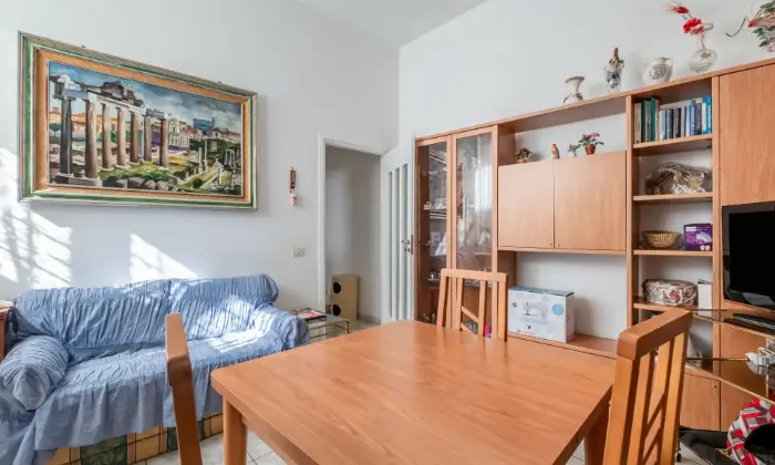 Rexer-Roma-Luminoso-e-comodo-appartamento-in-zona-tranquilla-NUDA-PROPRIETA-SALONE