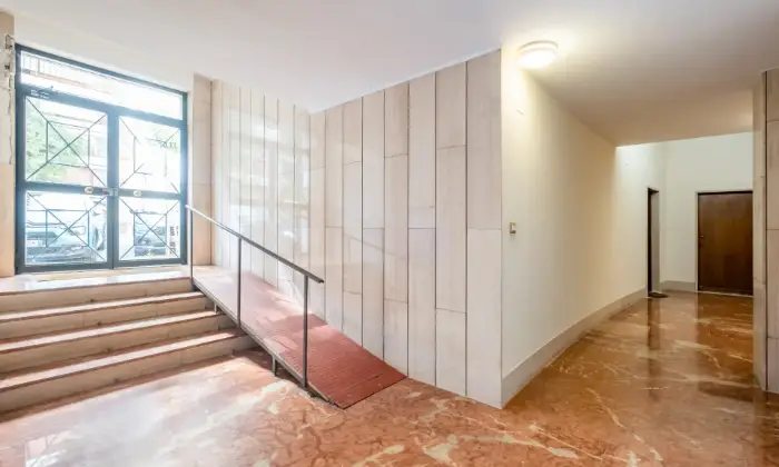 Rexer-Roma-Luminoso-e-comodo-appartamento-in-zona-tranquilla-NUDA-PROPRIETA-ENTRATA