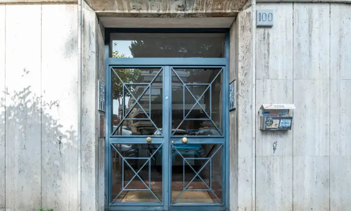 Rexer-Roma-Luminoso-e-comodo-appartamento-in-zona-tranquilla-NUDA-PROPRIETA-ENTRATA