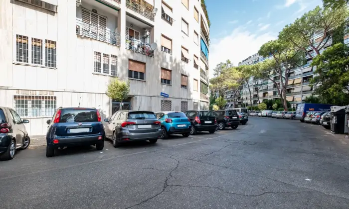 Rexer-Roma-Luminoso-e-comodo-appartamento-in-zona-tranquilla-NUDA-PROPRIETA-ESTERNO