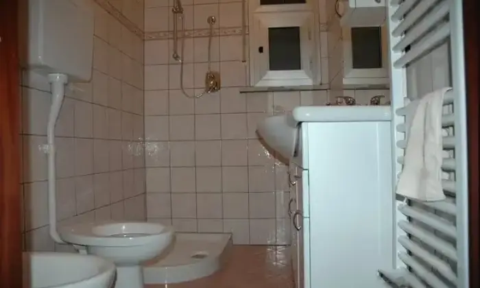 Rexer-Ravenna-Vendesi-appartamento-a-Lido-Adriano-RA-Bagno