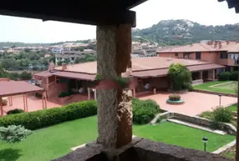 Rexer-Olbia-Vendesi-appartamento-in-via-RudargiaPorto-Rotondo-Olbia-Giardino