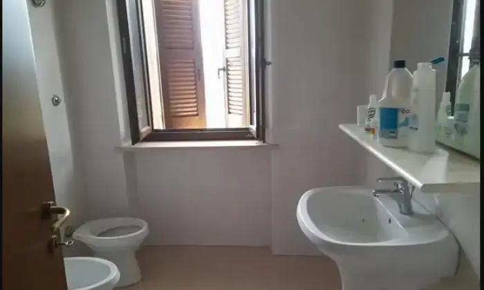 Rexer-Fabriano-Vendesi-appartamento-in-Cortina-S-Nicol-a-FABRIANO-Bagno