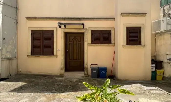 Rexer-San-Cesario-di-Lecce-Caratteristica-casa-salentina-Giardino