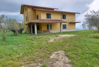 Rexer-Busso-Busso-villa-di-recente-costruzione-con-terreno-Campobasso-Terrazzo