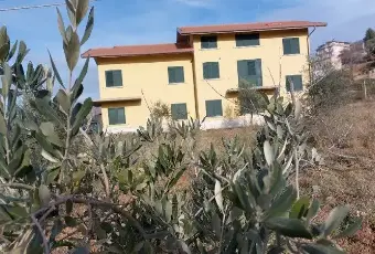 Rexer-Busso-Busso-villa-di-recente-costruzione-con-terreno-Campobasso-Terrazzo