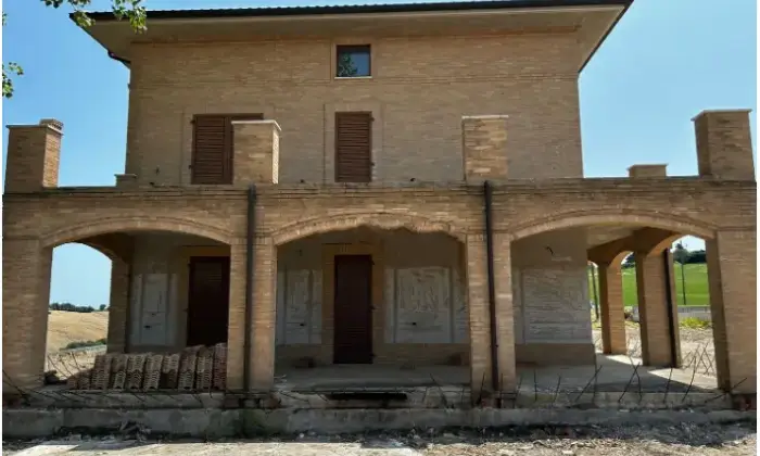 Rexer-Montecassiano-Villa-in-vendita-in-localit-Vissani-a-Montecassiano-Giardino